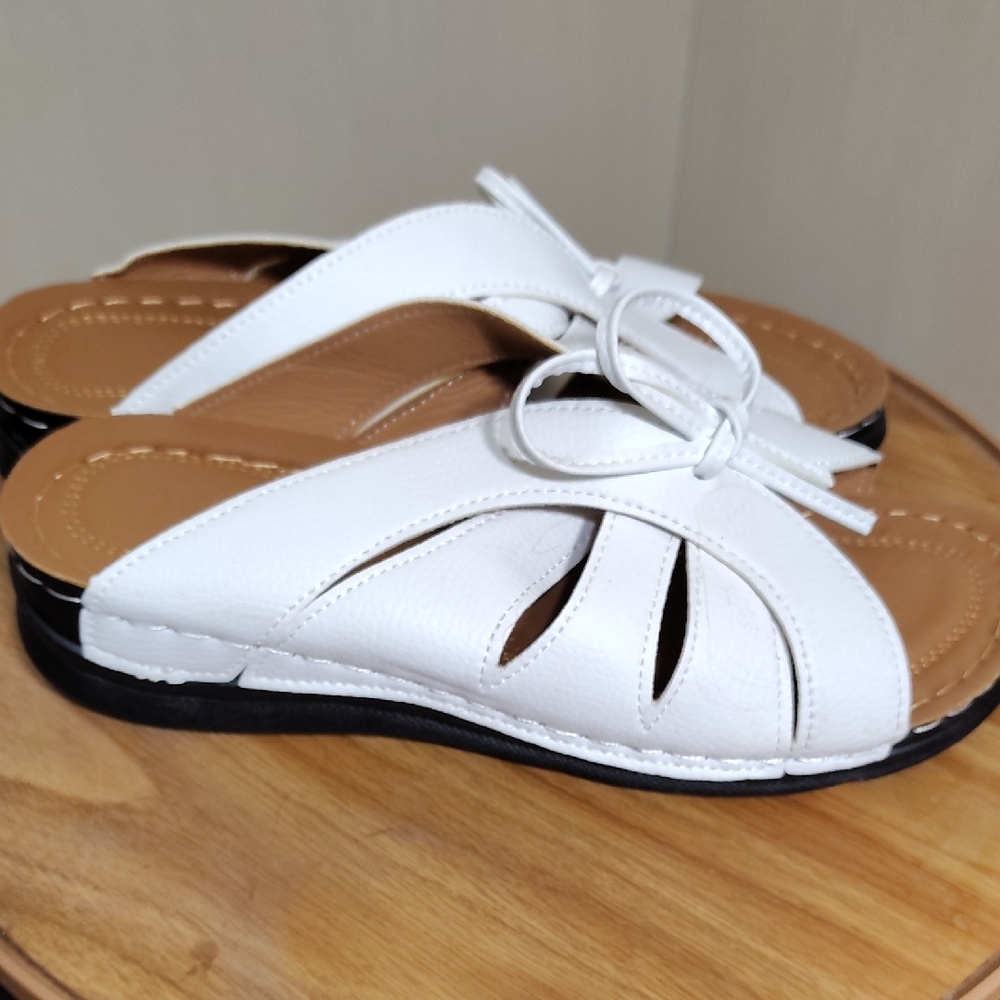 Stylish White Women's Sandals - Picture 6 of 8